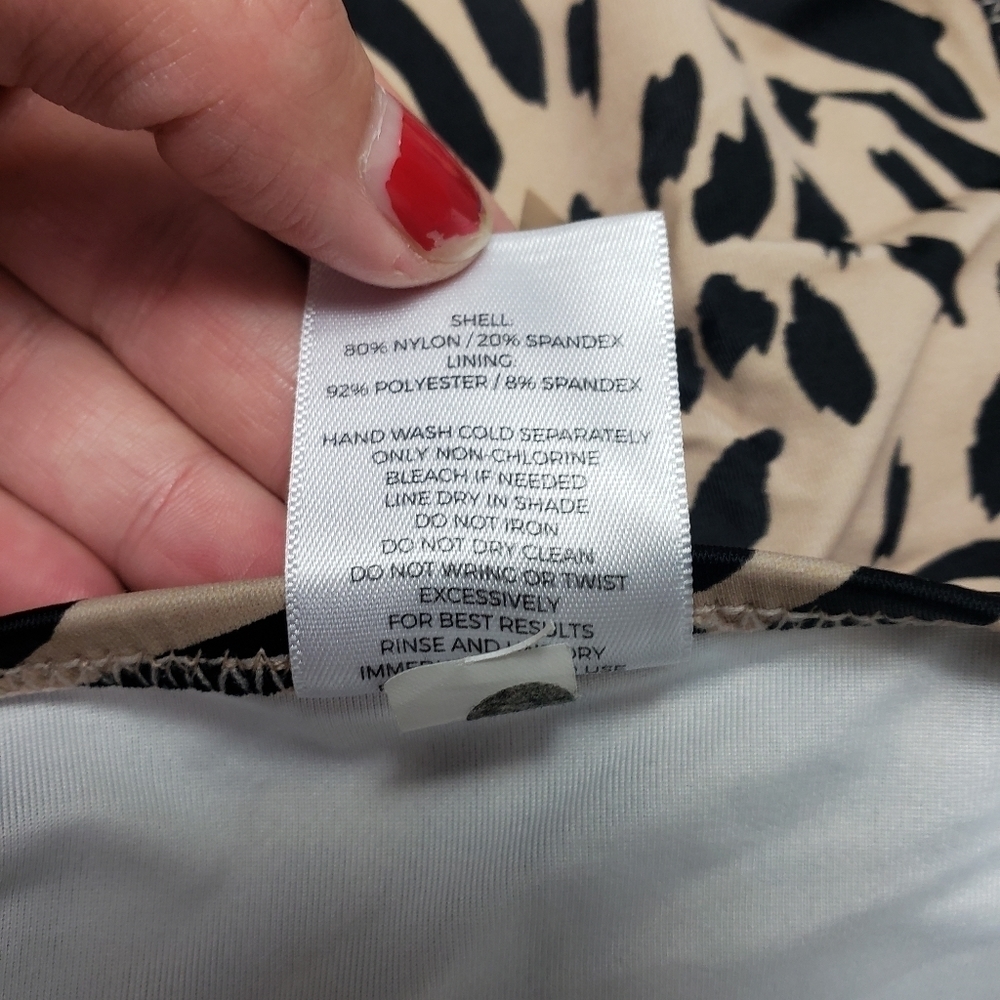 Shade and shore animal print one peice open back bathing suit women's size small - Picture 9 of 11